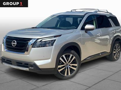 New 2025 Nissan Pathfinder Platinum w/ Cargo Package