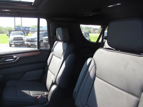 New 2026 GMC Yukon XL Denali w/ Sun & Power Step Package AWD/4WD image 12