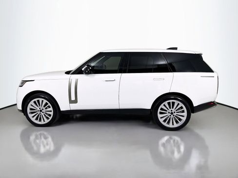 Used 2025 Land Rover Range Rover SE AWD/4WD image 4