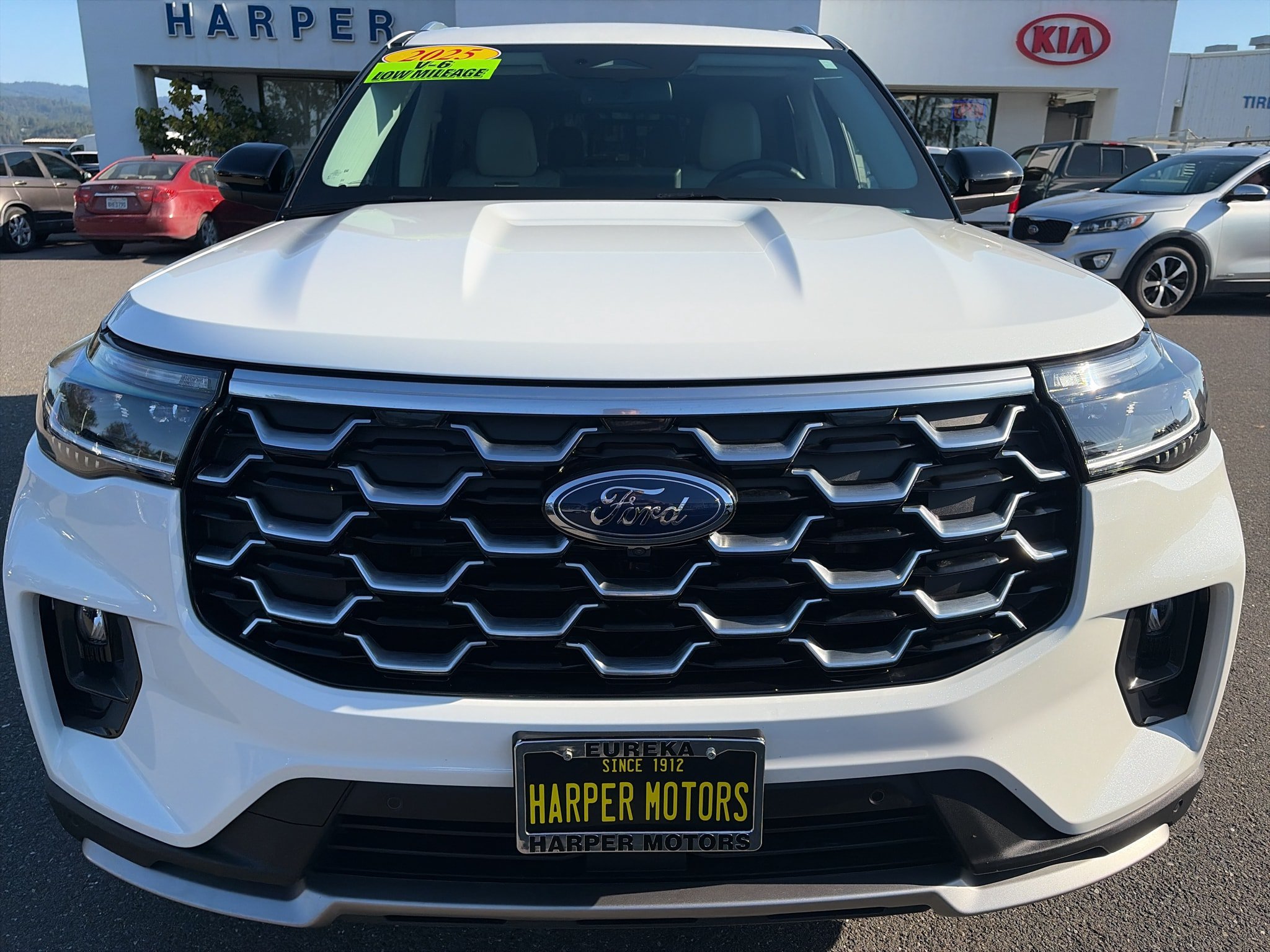 Used 2025 Ford Explorer Platinum w/ Ultimate Package AWD/4WD image 22