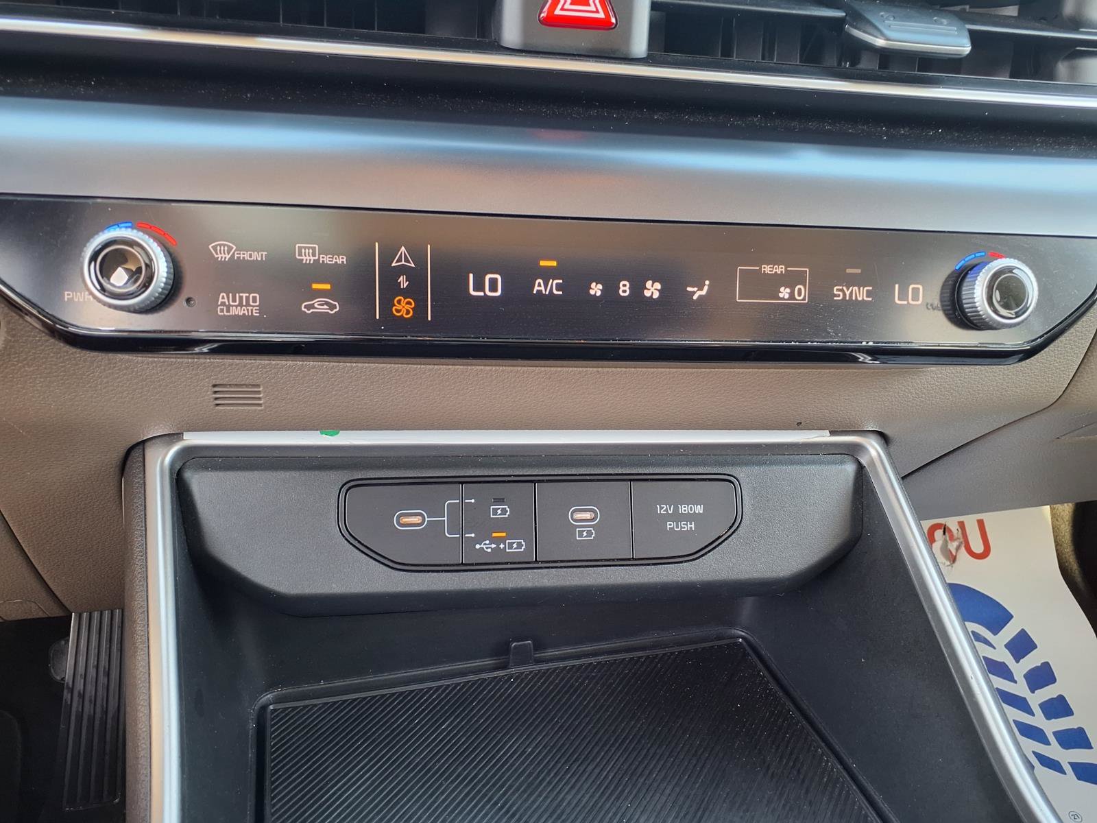 Used 2025 Kia Carnival FWD image 14