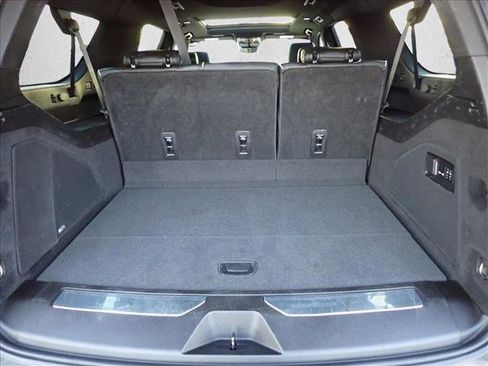 Used 2022 Cadillac Escalade ESV Premium Luxury image 9