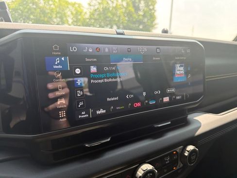 Used 2025 Jeep Gladiator Sport AWD/4WD image 27