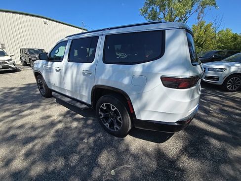 Used 2024 Jeep Wagoneer Series III AWD/4WD image 4