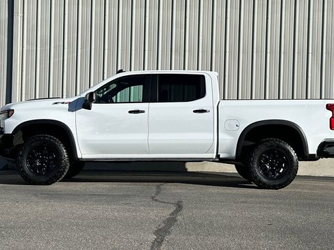 Used 2025 Chevrolet Silverado 1500 ZR2 w/ Technology Package image 7