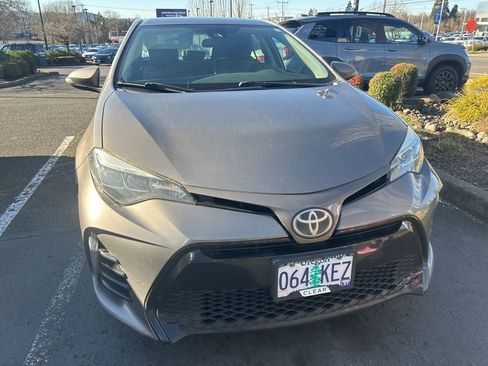 Used 2017 Toyota Corolla SE image 2
