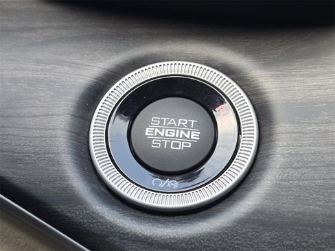 Used 2023 Jeep Grand Cherokee L Limited w/ Luxury Tech Group II image 23