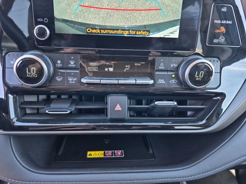 Certified 2025 Toyota Highlander XLE AWD/4WD image 31