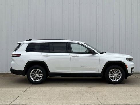 Used 2023 Jeep Grand Cherokee L Laredo image 3