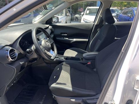 Used 2024 Nissan Kicks SV w/ Interior Electronics Package FWD image 15