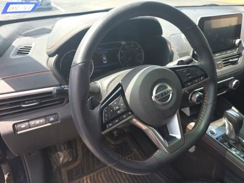 Used 2021 Nissan Altima 2.5 SR FWD image 13