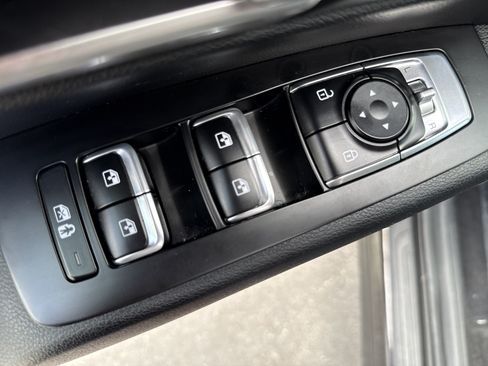 Certified 2024 Kia Telluride S w/ S Sunroof Package AWD/4WD image 19