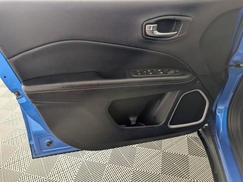 Used 2018 Jeep Compass Latitude w/ Popular Equipment Group AWD/4WD image 10