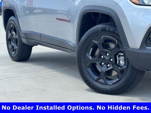 Used 2024 Jeep Compass Trailhawk AWD/4WD image 3