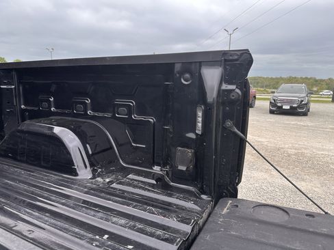 Used 2025 GMC Sierra 1500 SLT image 18