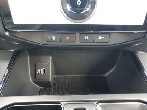 New 2025 Ford F150 Lightning Flash image 31