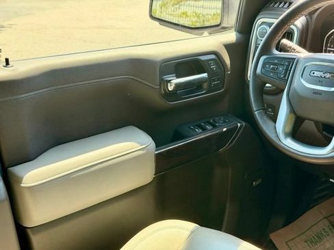 Used 2022 GMC Sierra 1500 SLT w/ SLT Premium Plus Package AWD/4WD image 22