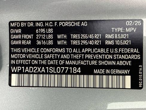 Certified 2025 Porsche Macan Electric RWD image 12