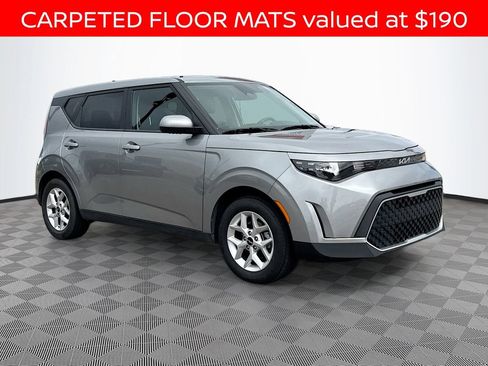 Used 2025 Kia Soul LX w/ LX Technology Package image 3