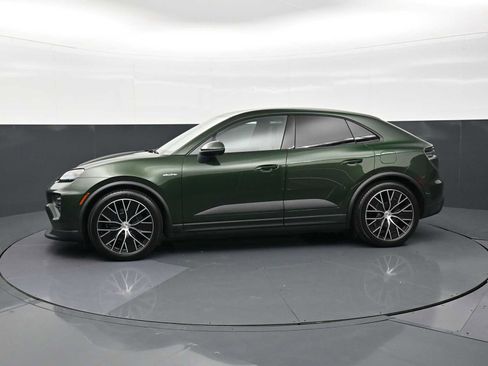 New 2026 Porsche Macan 4 Electric AWD/4WD image 2
