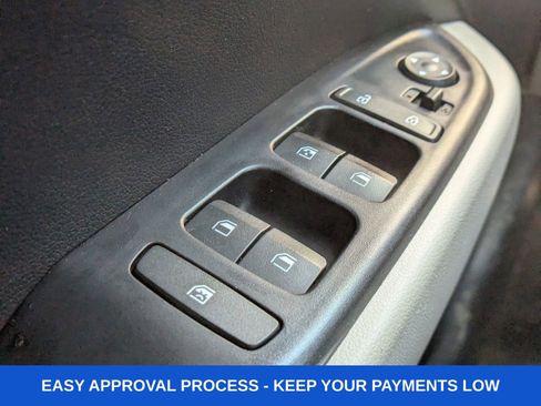 Used 2022 Hyundai Venue SEL w/ Cargo Package image 37