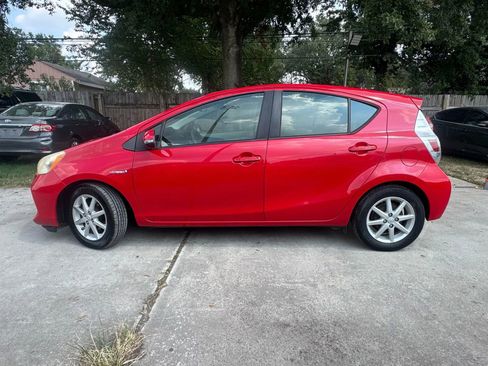Used 2013 Toyota Prius C Three FWD image 9