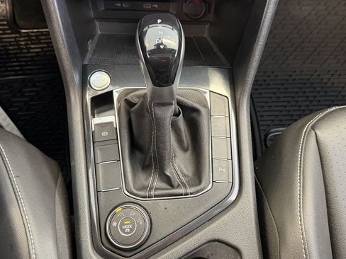 Used 2022 Volkswagen Tiguan SE R-Line AWD/4WD image 23