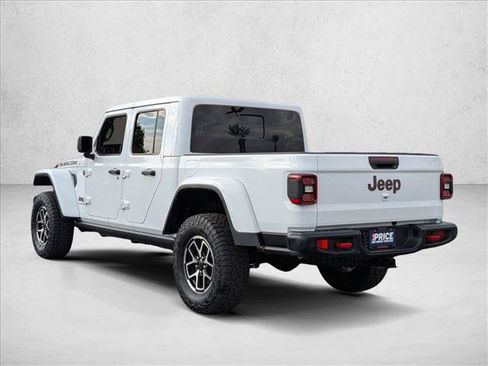 Used 2025 Jeep Gladiator Rubicon AWD/4WD image 9