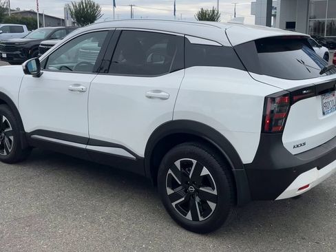 Used 2025 Nissan Kicks SR AWD/4WD image 5