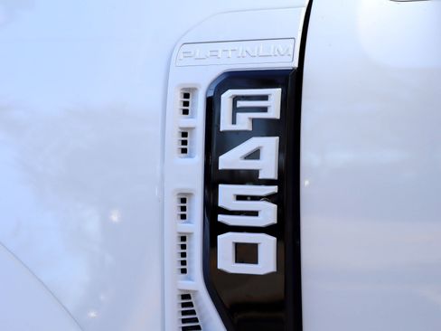 Used 2026 Ford F450 Platinum w/ Platinum Plus Package image 34