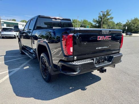 Used 2020 GMC Sierra 2500 Denali w/ Denali Ultimate Package AWD/4WD image 4