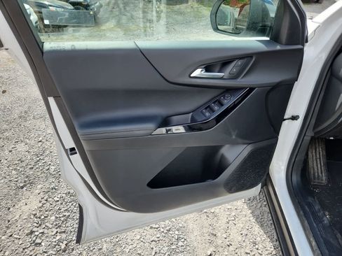 Used 2025 Chevrolet Equinox LT w/ Midnight Edition image 16