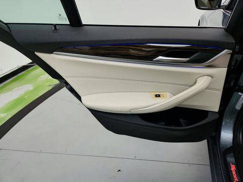 Used 2019 BMW 530i 530i w/ Convenience Package image 27