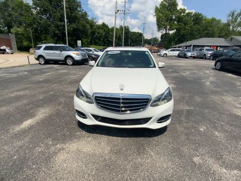Used 2014 Mercedes-Benz E 350 4MATIC Sedan image 3