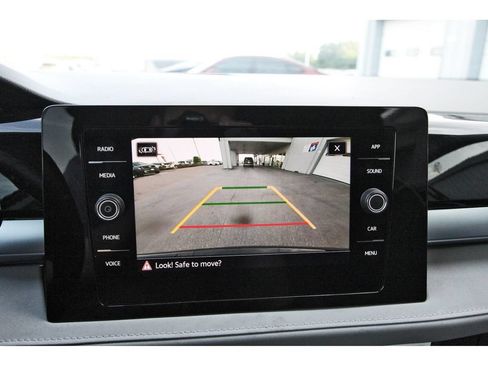 Used 2025 Volkswagen Taos SE FWD image 27