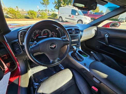 Used 2006 Chevrolet Corvette Convertible w/ Preferred Equipment Group image 16