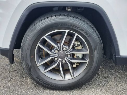 Used 2021 Jeep Grand Cherokee Limited RWD image 9