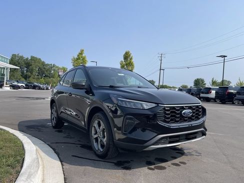 Certified 2025 Ford Escape ST-Line AWD/4WD image 7