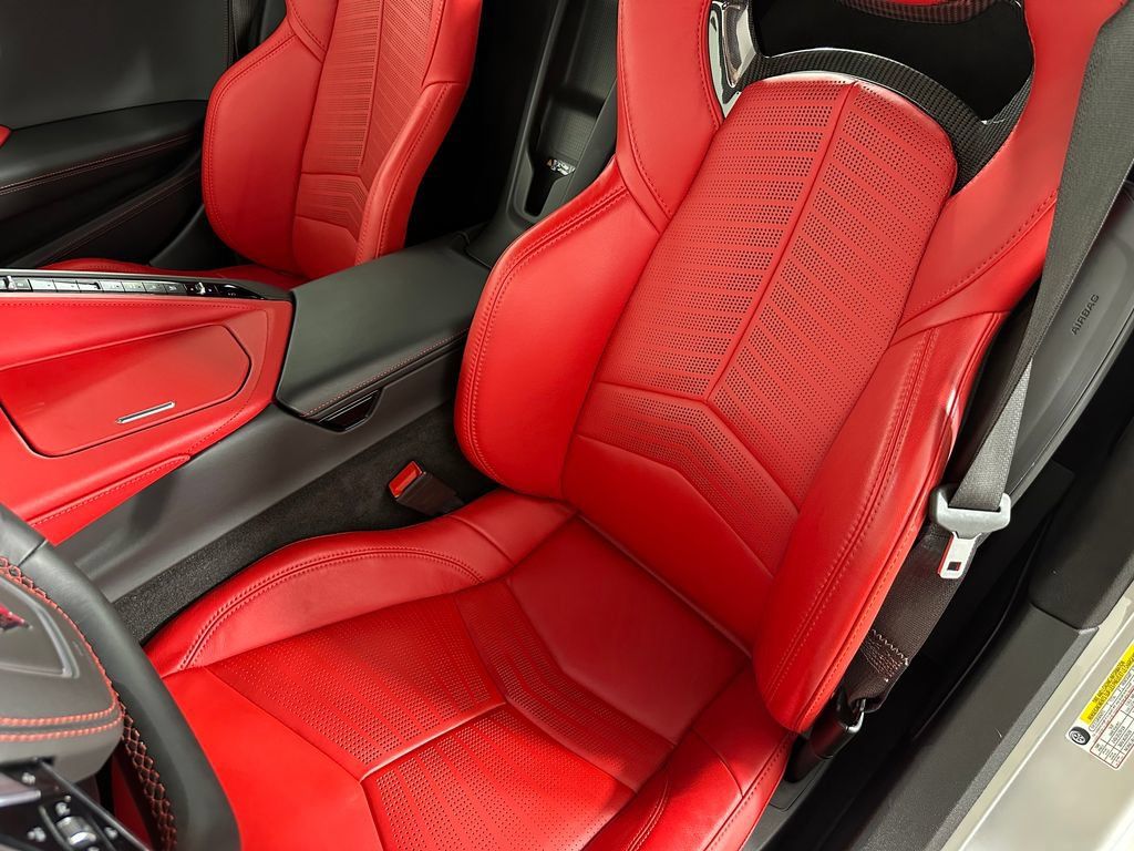 Used 2024 Chevrolet Corvette Stingray Premium Conv w/ Z51 Performance Package RWD image 23