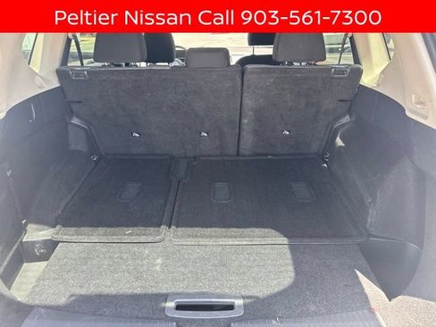 Certified 2023 Nissan Rogue SV FWD image 22