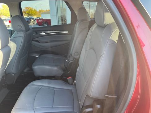 Used 2020 Buick Enclave Essence w/ LPO, Touring Package image 21