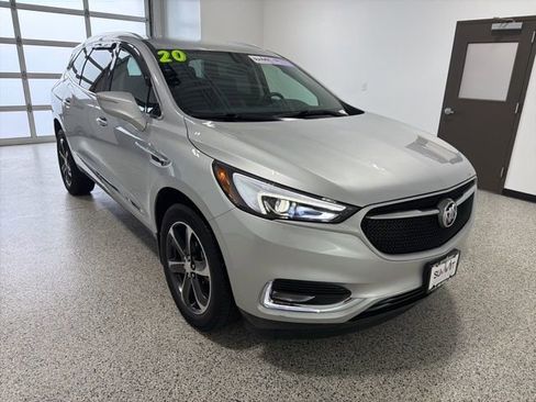 Used 2020 Buick Enclave Essence w/ Sport Touring Edition image 2