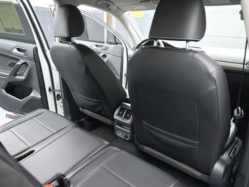 Used 2021 Volkswagen Tiguan SE image 25