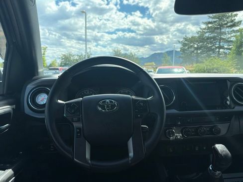 Used 2017 Toyota Tacoma TRD Pro AWD/4WD image 21