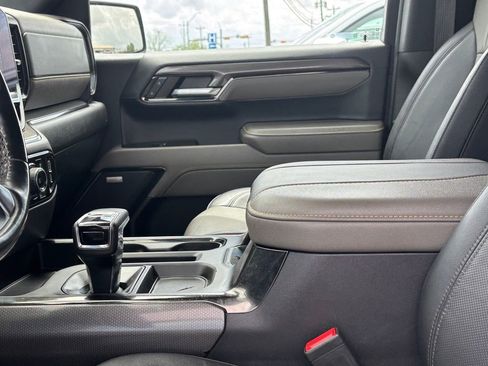 Used 2024 Chevrolet Silverado 1500 ZR2 w/ Technology Package image 9