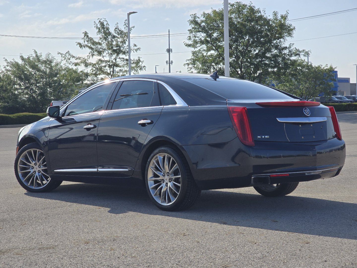 Used 2013 Cadillac XTS Platinum FWD image 16