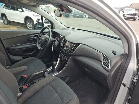 Used 2022 Chevrolet Trax LS w/ Tint and Cruise Package image 27