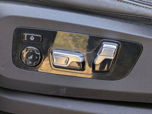 Used 2024 BMW X5 xDrive40i w/ Premium Package image 17