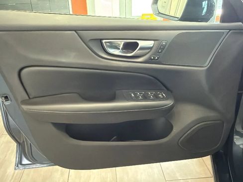 Used 2020 Volvo S60 T5 Momentum FWD image 13