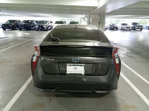 Used 2016 Toyota Prius Three Touring FWD image 6